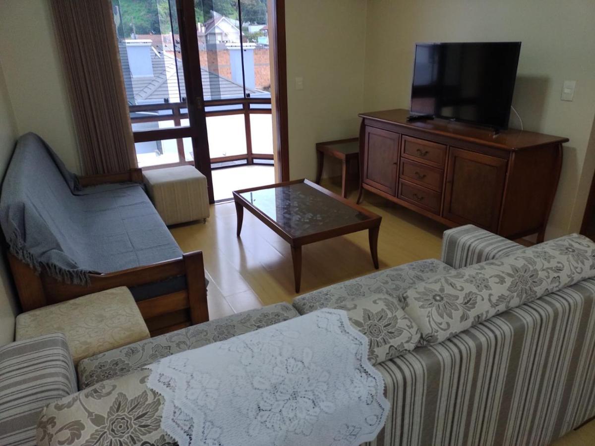 Apartamento Ensolarado No Centro De Gramado Apartment Екстериор снимка
