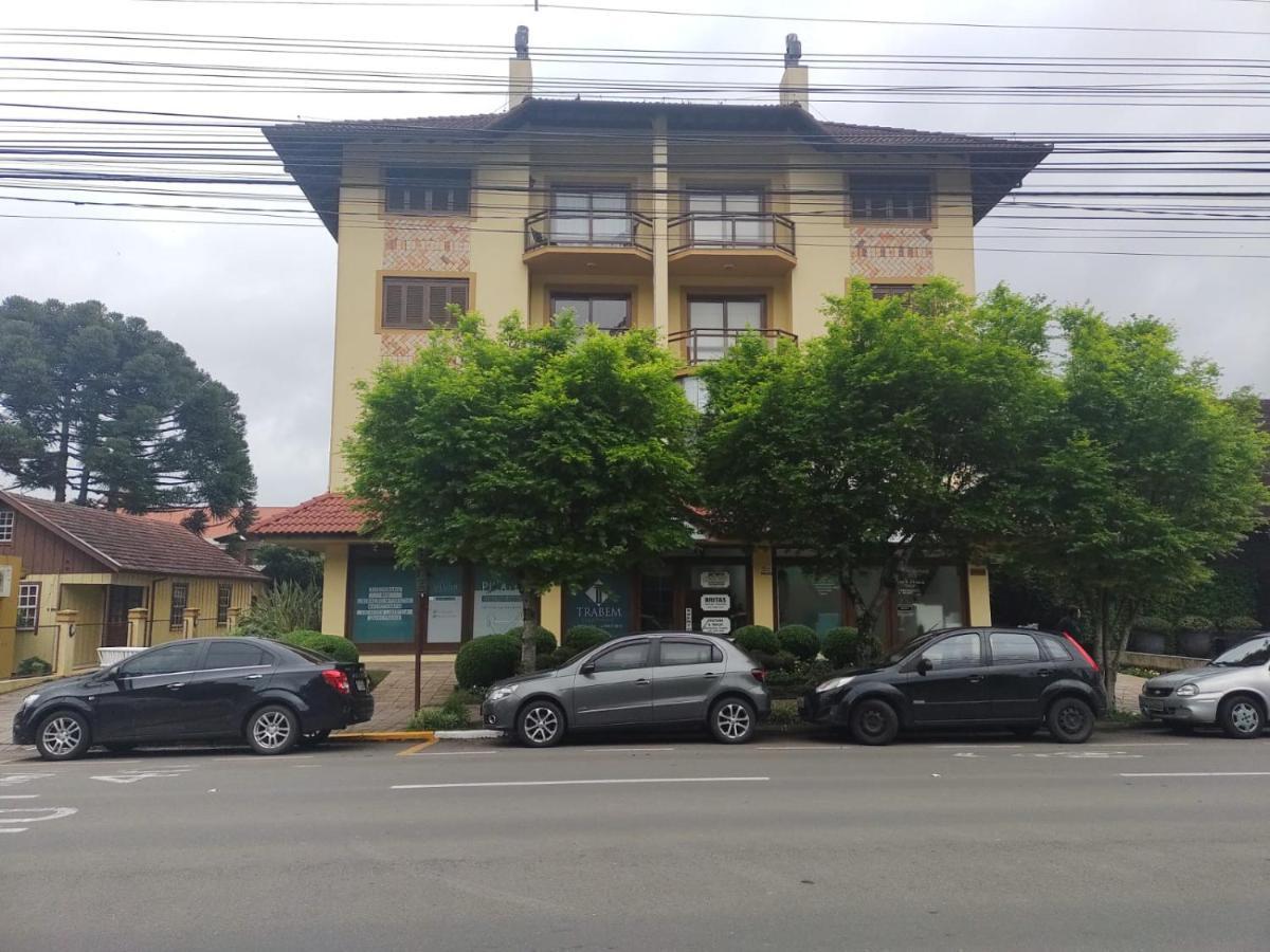 Apartamento Ensolarado No Centro De Gramado Apartment Екстериор снимка