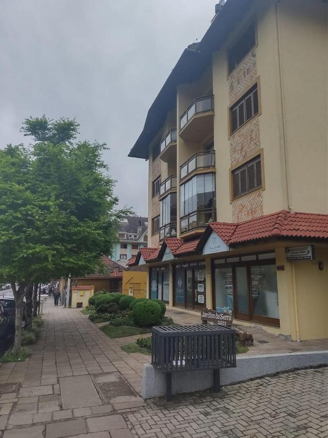 Apartamento Ensolarado No Centro De Gramado Apartment Екстериор снимка